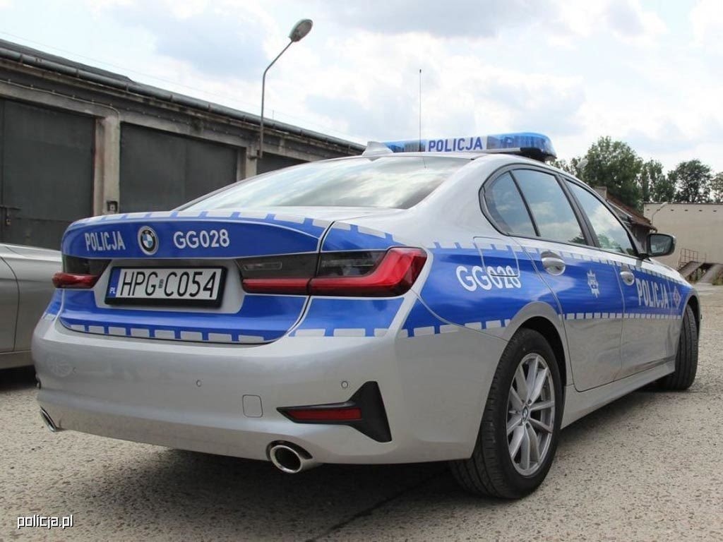 Gnał, by obejrzeć fajerwerki. Stracił prawo jazdy