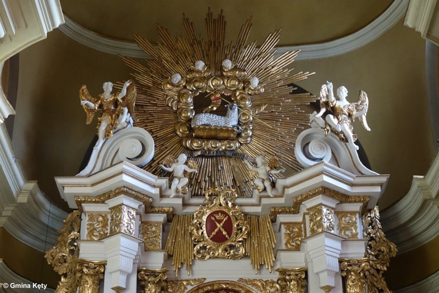 Barokowy kościół odzyskuje dawny blask – FOT0