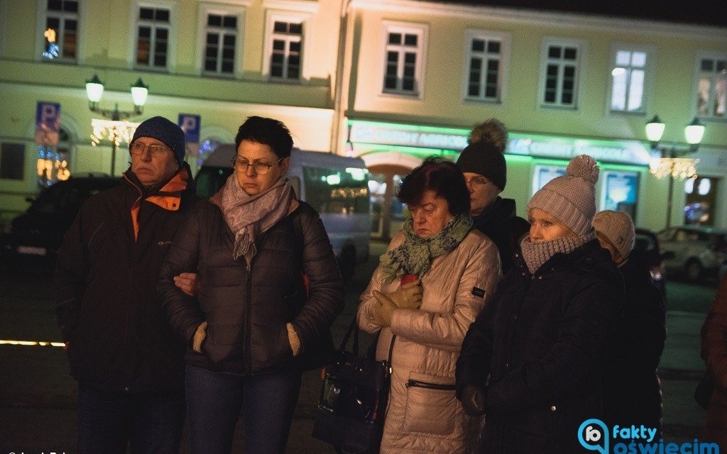 Światło dla Pawła Adamowicza – FOTO