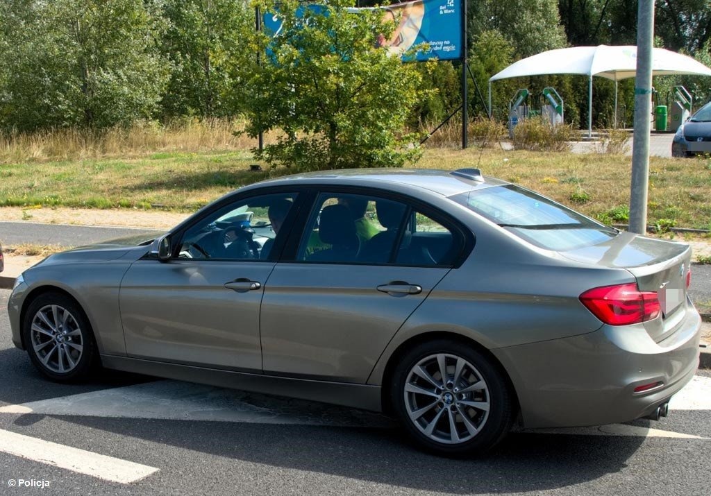 Dwa młokosy bez prawa jazdy i po narkotykach