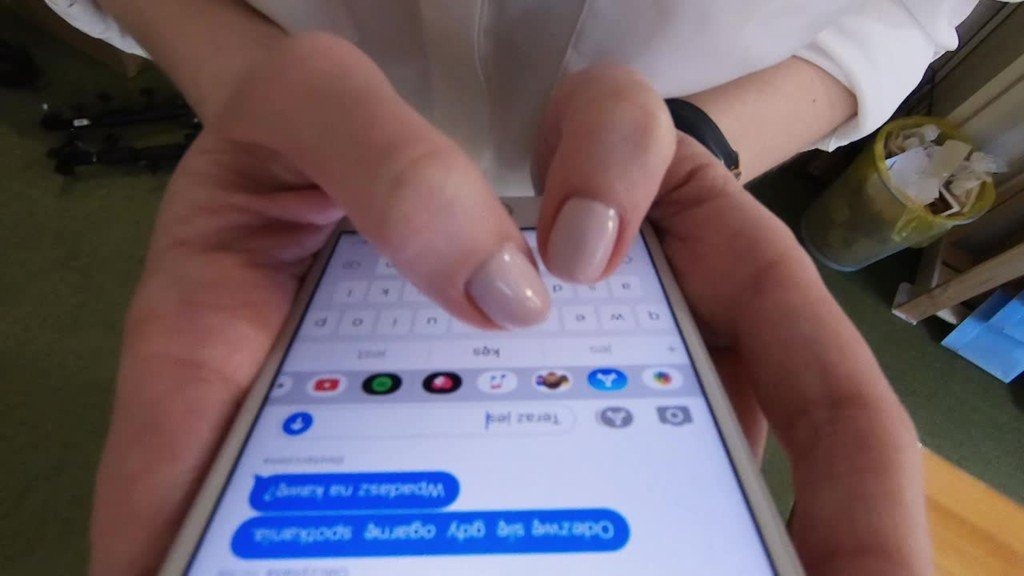 “Dzień dobry, panie Leszczu”. Jakie figle płata nam autokorekta? – FILM