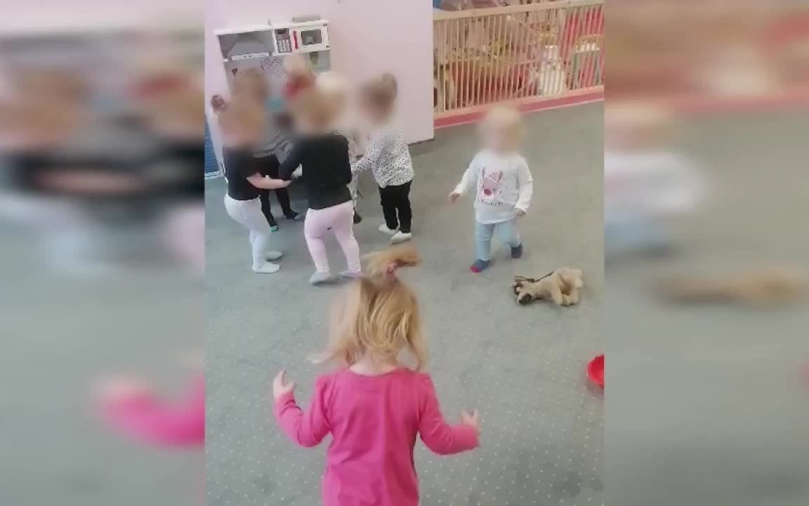 Uwaga! TVN: Horror w żłobku. Opiekunka do dziecka: Masz nawet nie oddychać! – FILM