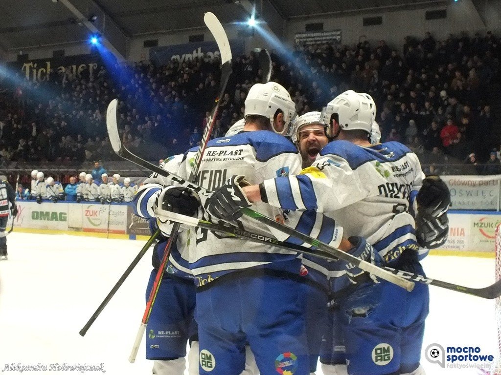 Trzy punkty dla biało-niebieskich – FILM