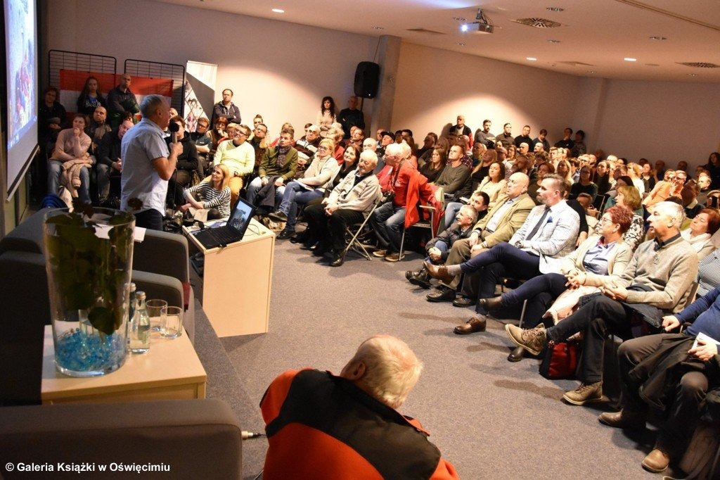 Krzysztof Wielicki i tłumy na spotkaniu w książnicy – FOTO