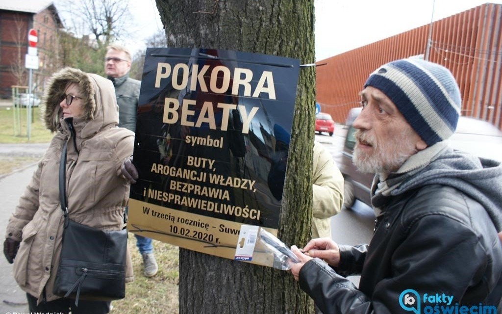 Happening KOD w rocznicę wypadku Beaty Szydło – FILM, FOTO
