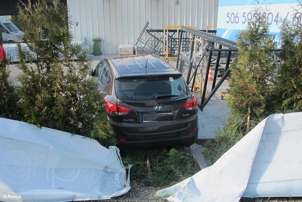 Hyundaiem wprost pod ciężarówkę – FOTO