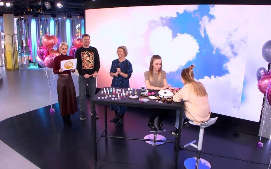 Walentynkowe trendy w stylizacji paznokci – FILM