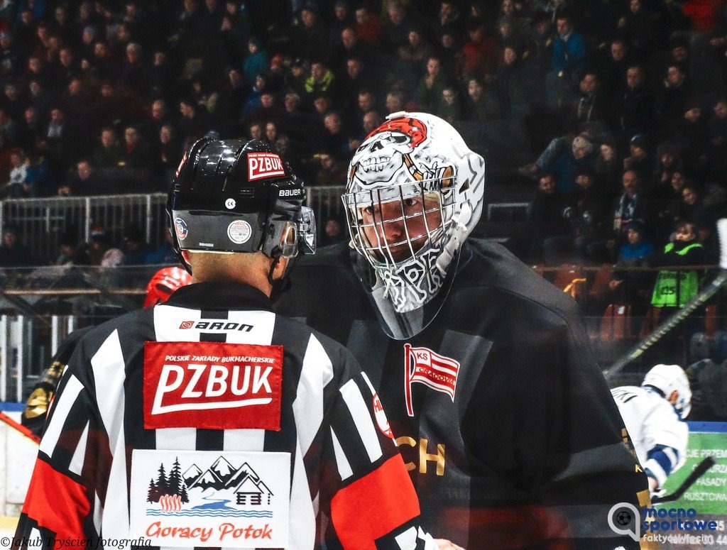 Kolejne zwycięstwo na własnym lodzie – FILMY