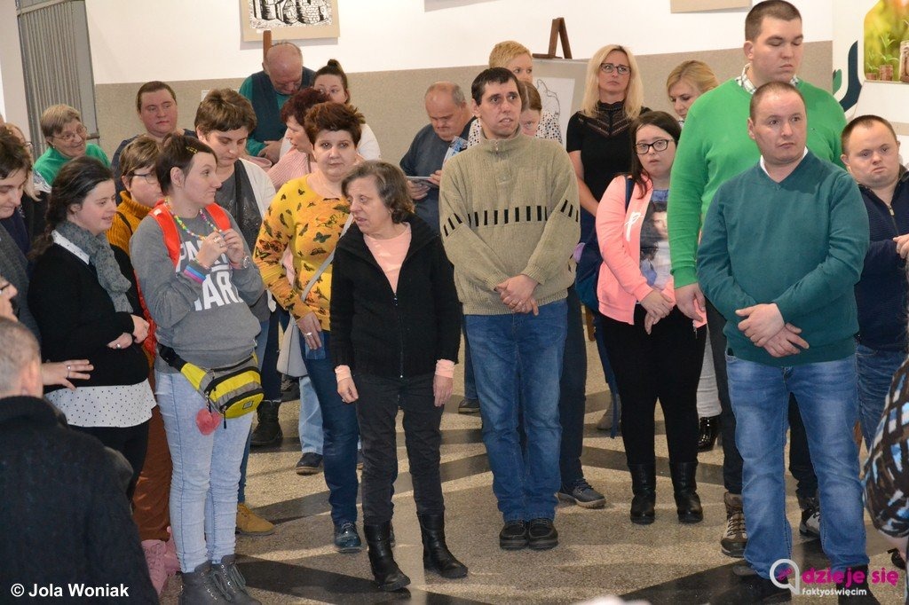 Niezwykła wystawa w galerii Na Skrzydłach – FILM, FOTO