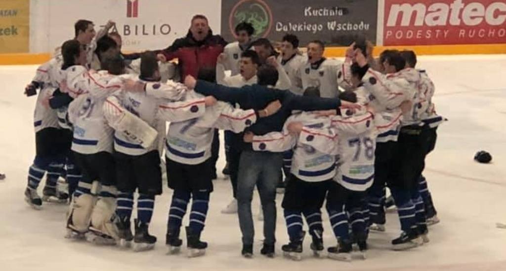 Juniorzy młodsi UKH Unia zdobyli brąz