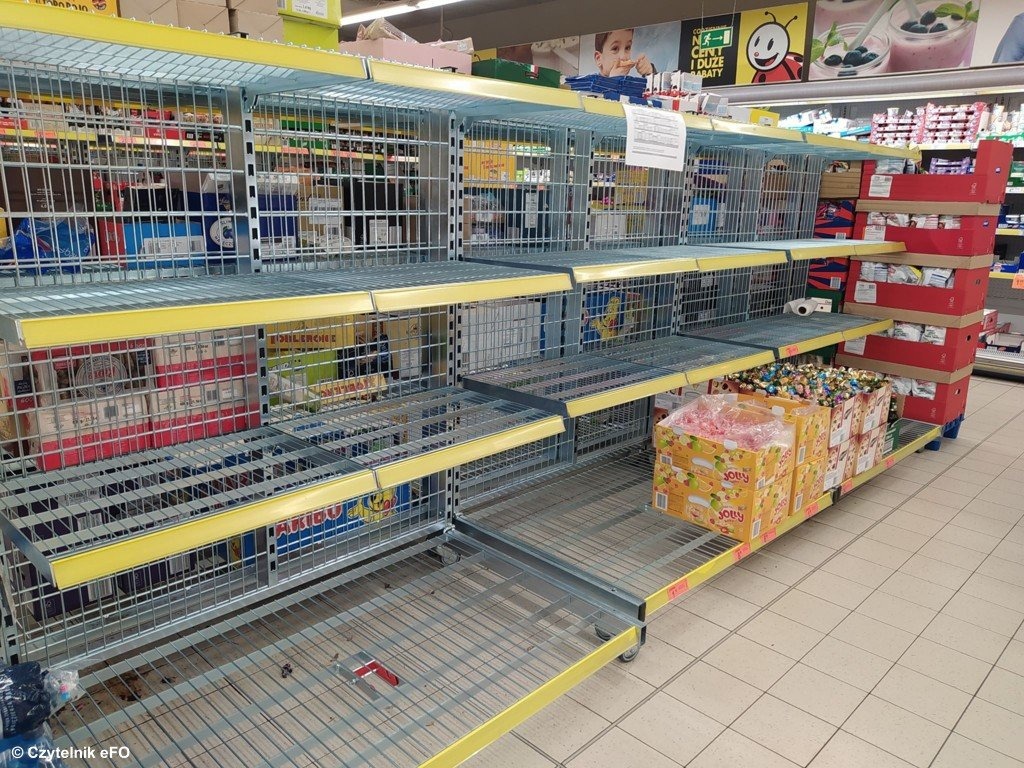 Sklepy są czynne, nie ma potrzeby gromadzenia zapasów – FILM