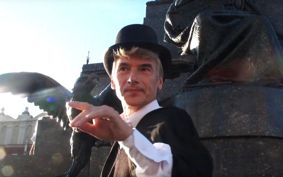 Podarowanie, czyli nowy klip Janusza Czerwika – FILM