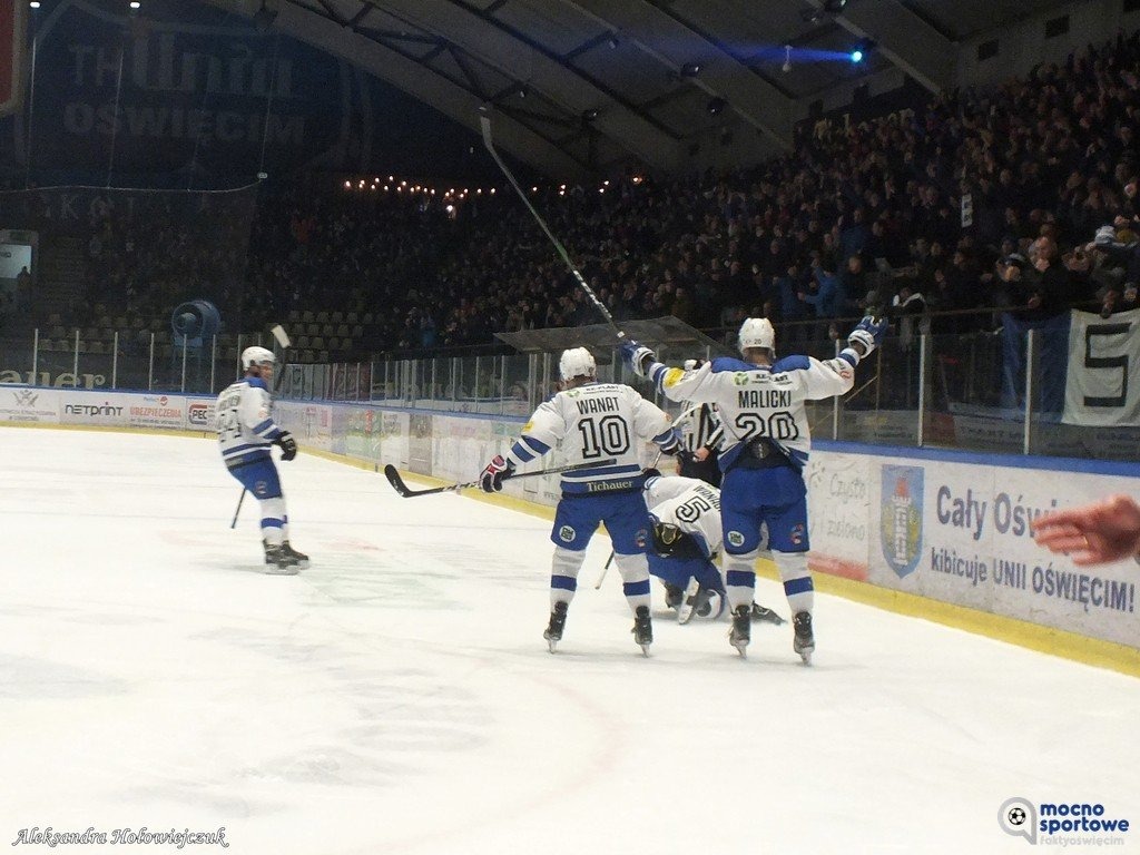 Hokeiści mają przestój. Zarząd działa