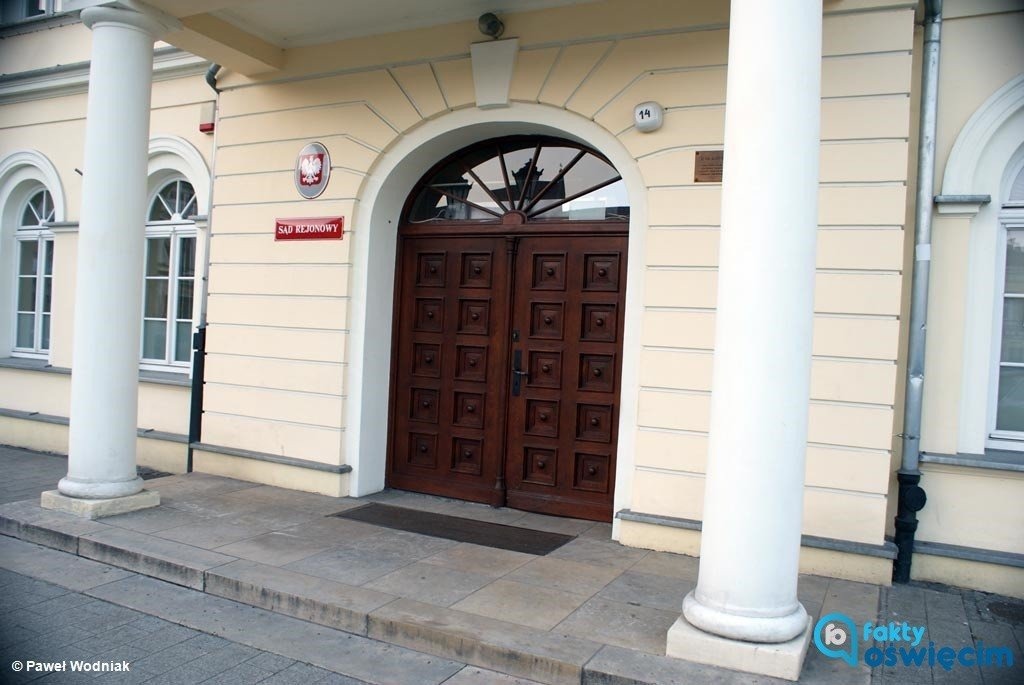 Był na kwarantannie i poszedł po chipsy