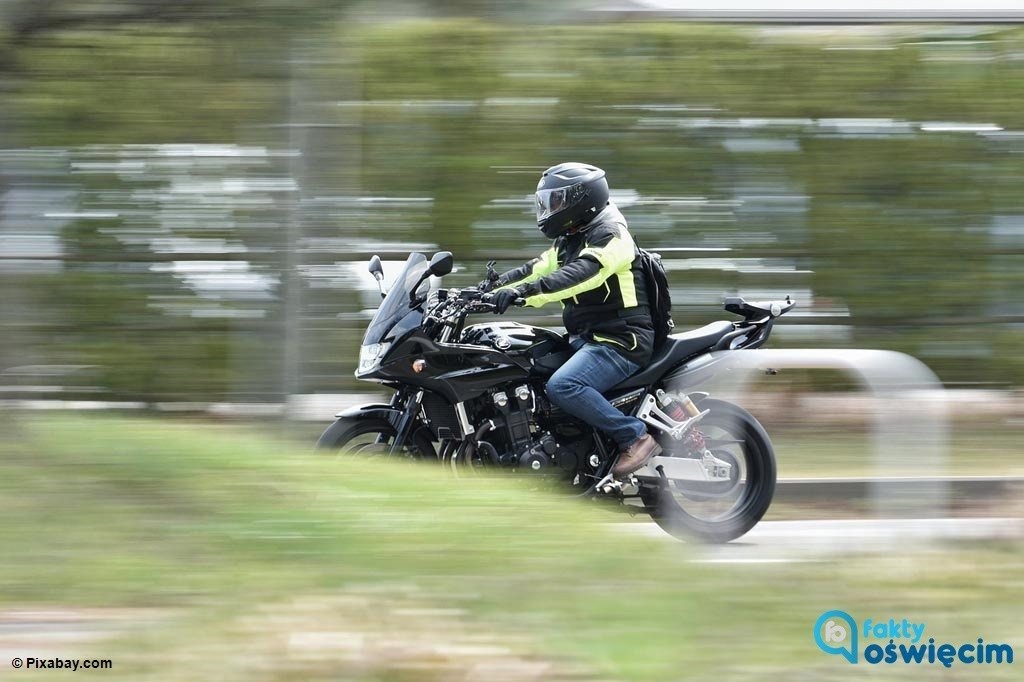 Pędził ścigaczem bez prawa jazdy