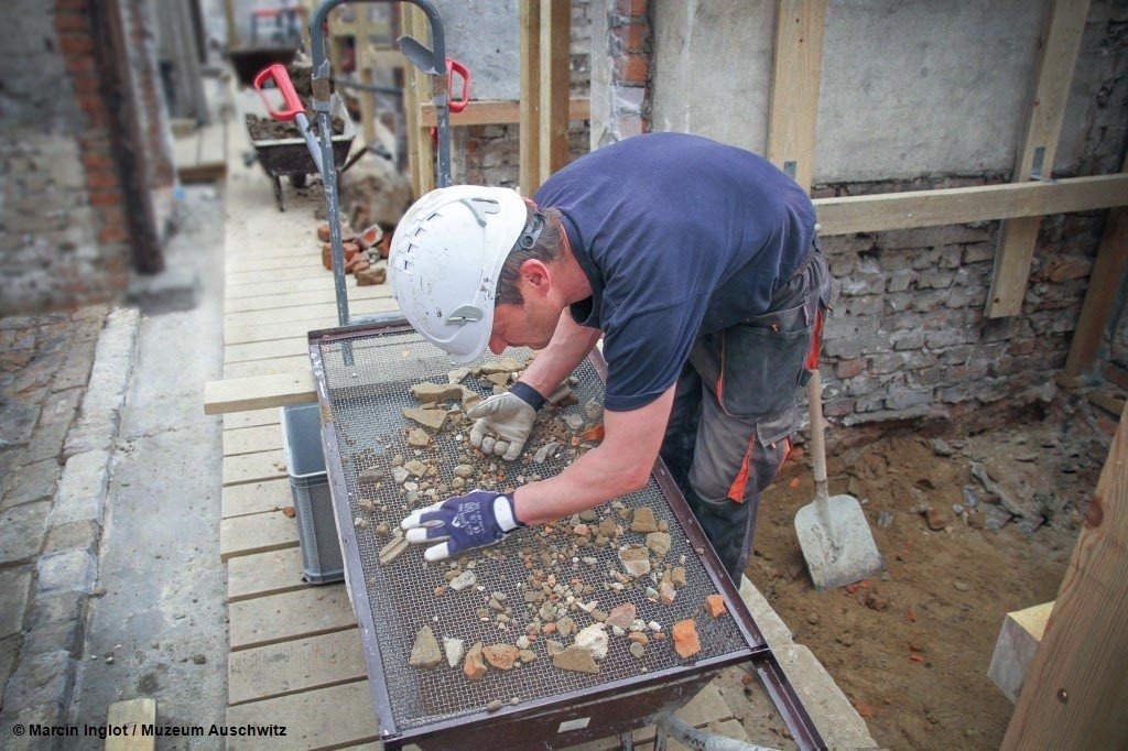 Znalezisko w przewodzie kominowym w Auschwitz I – FOTO
