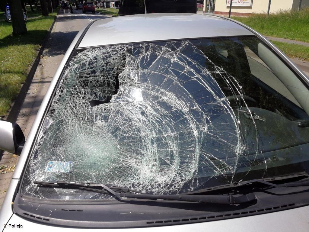 Potrącenie na przejściu. Pieszy w ciężkim stanie – FOTO