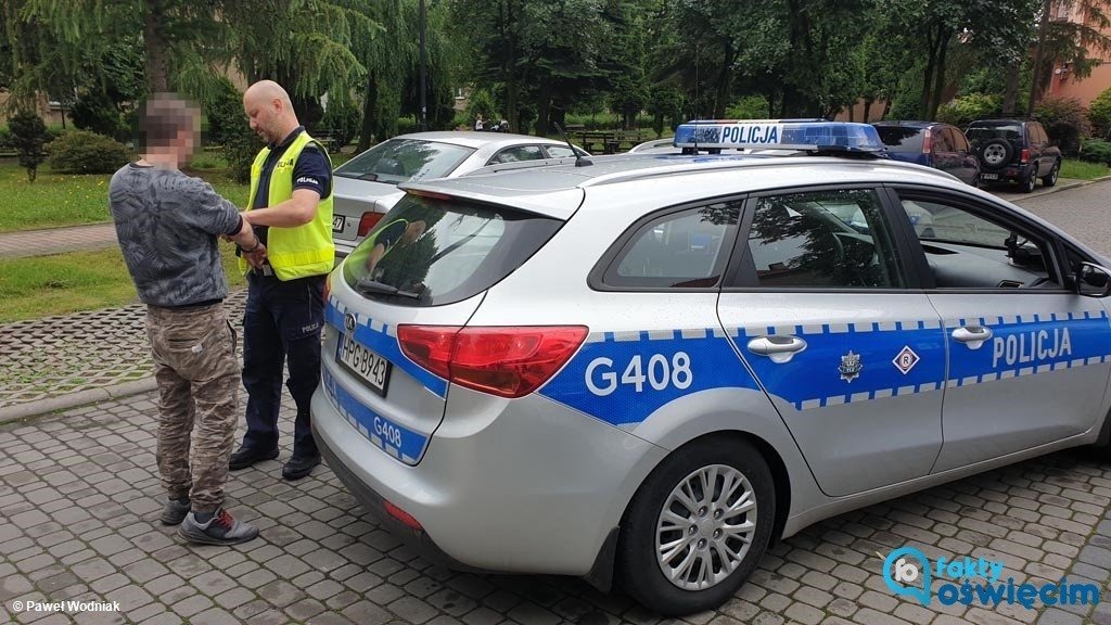 Mercedesem uderzył w opla. Był pijany – FOTO