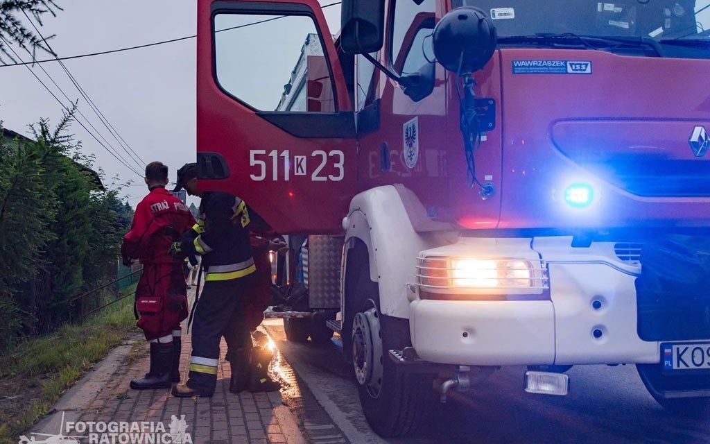 Wywrócony kajak na Sole przy silnym nurcie – FOTO
