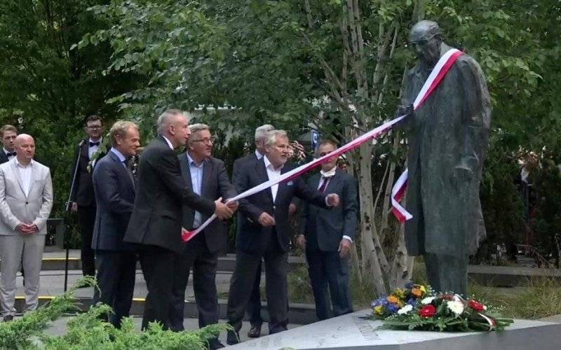 W Sopocie odsłonięto pomnik Władysława Bartoszewskiego – FILM