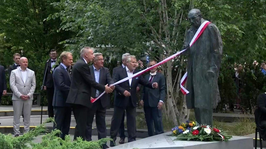 W Sopocie odsłonięto pomnik Władysława Bartoszewskiego – FILM