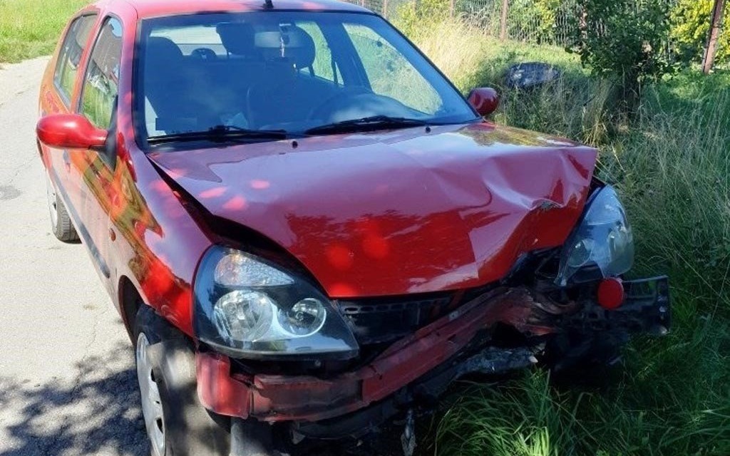 Zasnęła za kierownicą. Kierowca ruszył z pomocą