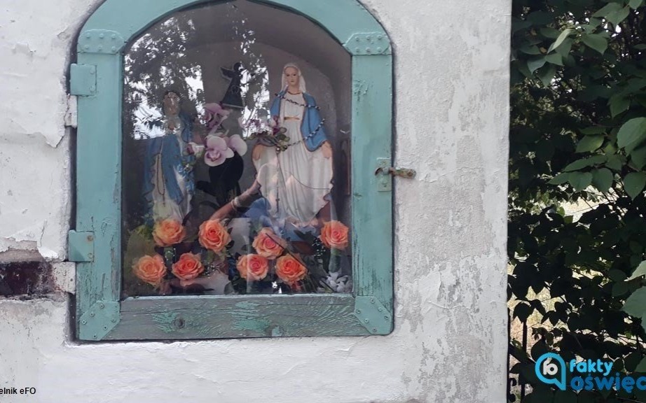 Kapliczka przy Chemiku znów zniszczona – FOTO