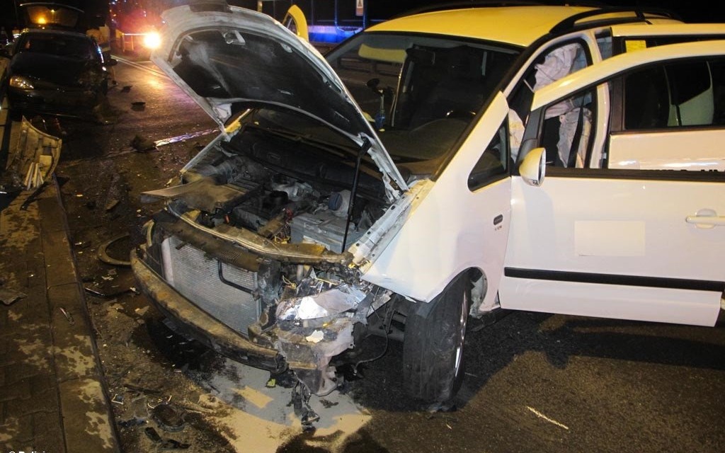W rozbitym samochodzie trzeźwy był tylko siedmiolatek – FOTO