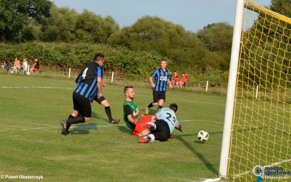 Dużo goli i emocji w Podolszu – FOTO