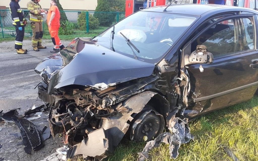 19-latek zasnął za kierownicą – FOTO