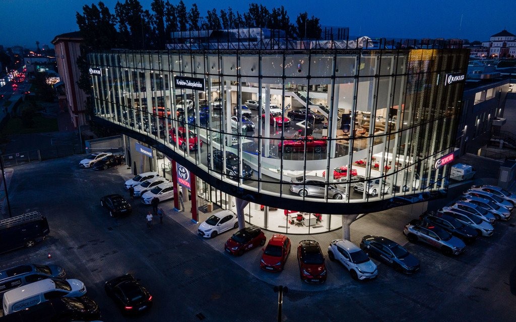 Największy salon w Europie Toyoty i Lexusa już otwarty – FILM, FOTO