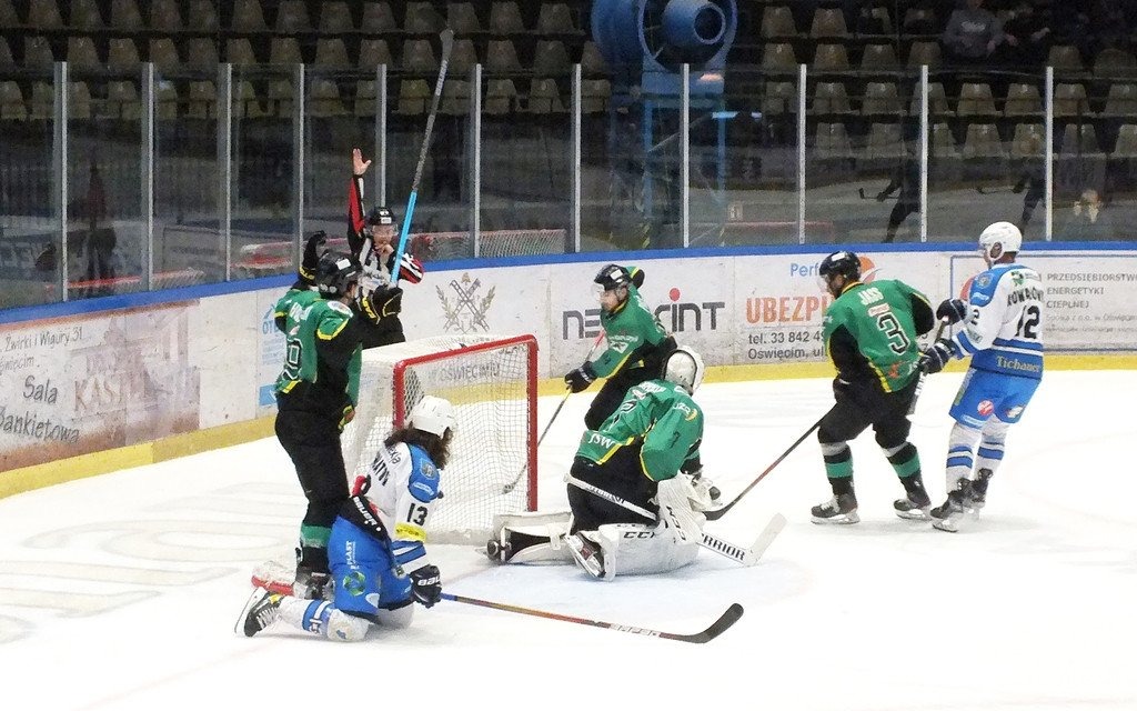 Re-Plast Unia wygrała u siebie z liderem – FOTO