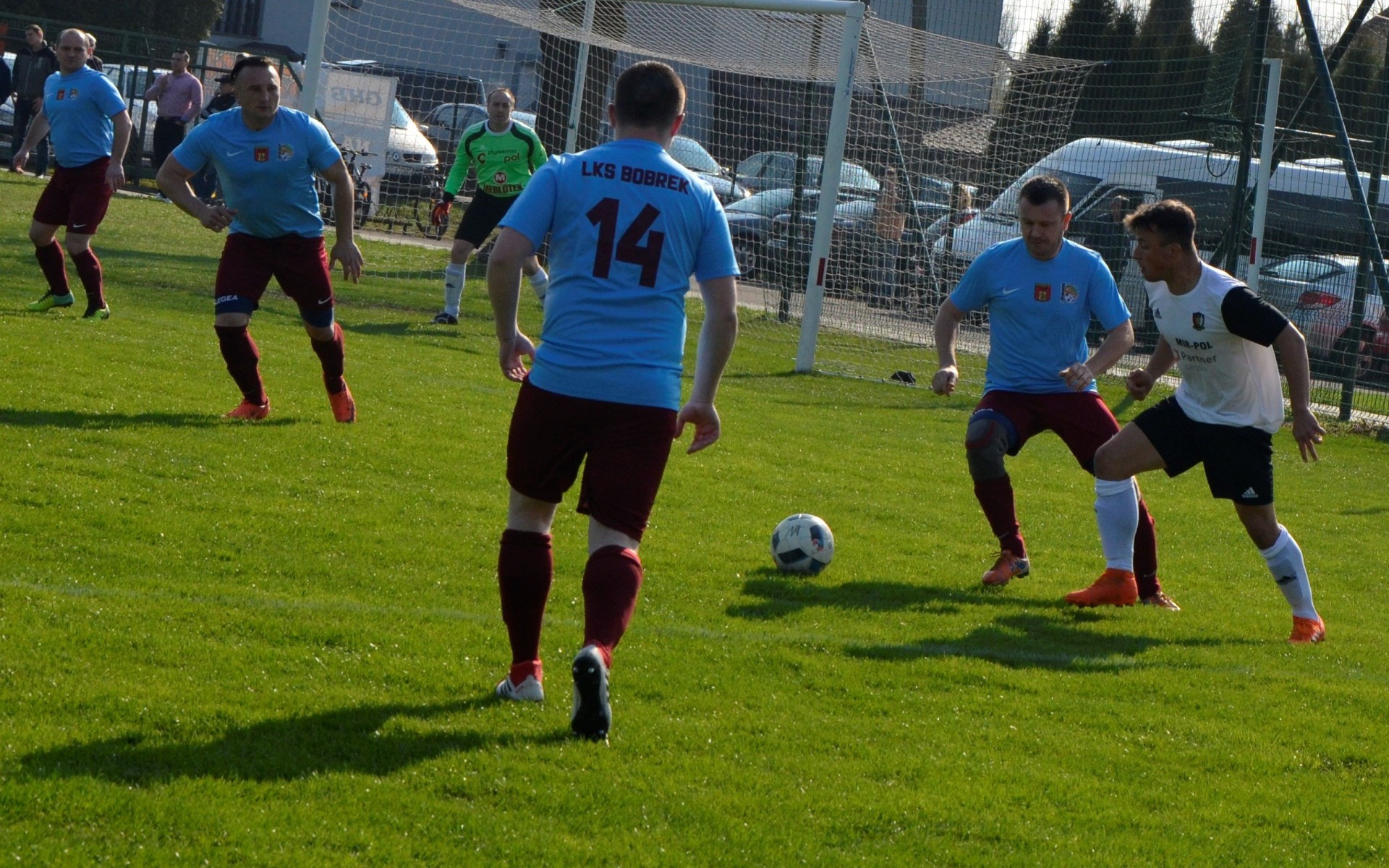 W meczu pomiędzy sąsiadami w tabeli padł jeden gol