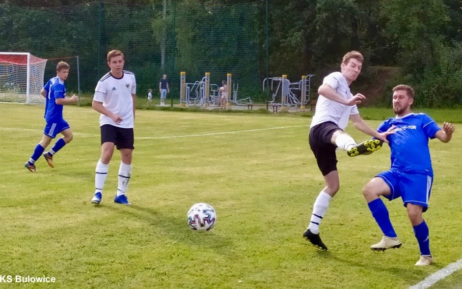 Gole na początku obu połów ustawiły mecz