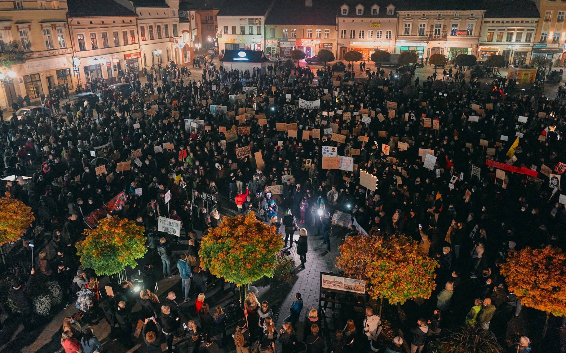 Protestacyjny spacer w Oświęcimiu – live