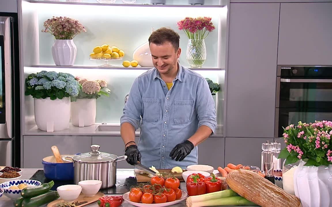 Rozgrzewający gulasz Grzegorza Zawieruchy – FILM