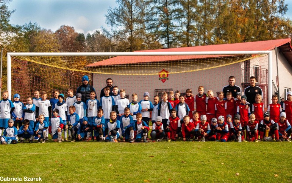 Wspólne granie żaków i orlików Zgody i AP Unia – FOTO
