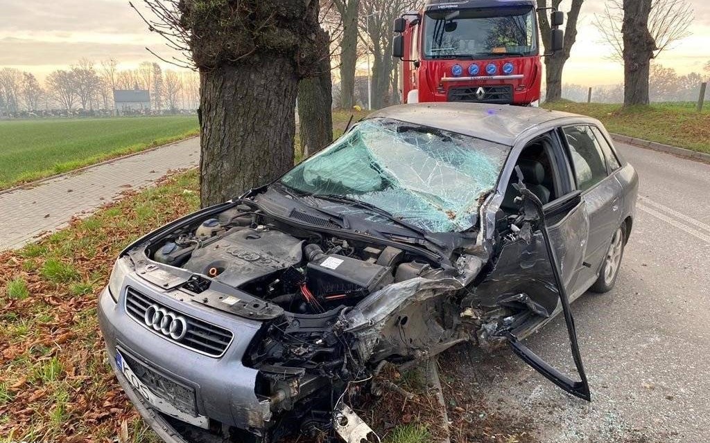 Zasnął za kierownicą. O krok od tragedii – FOTO
