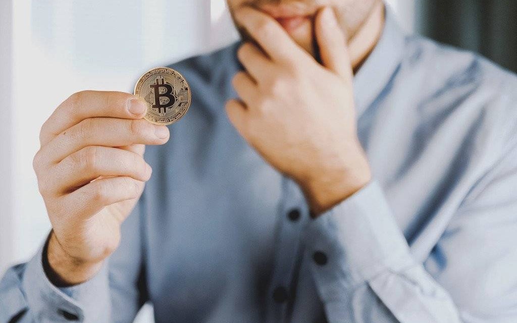 Jak płacić Bitcoinem w Polsce, na Świecie i w Internecie?