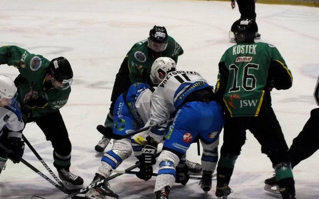 Re-Plast Unia przegrała i spadła na piąte miejsce w tabeli – FOTO