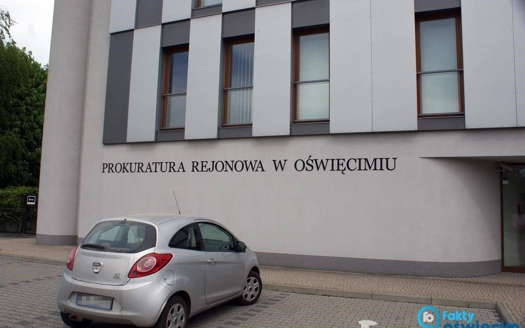 Zwłoki w przydrożnym rowie