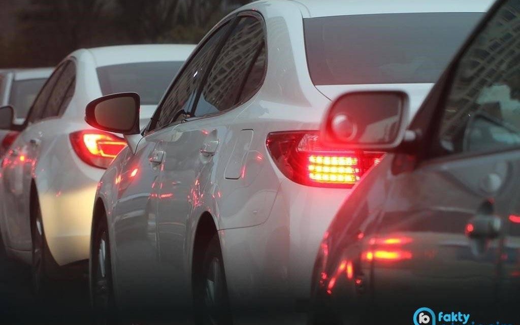 Opel wjechał w ciężarówkę. Ogromne korki w Oświęcimiu