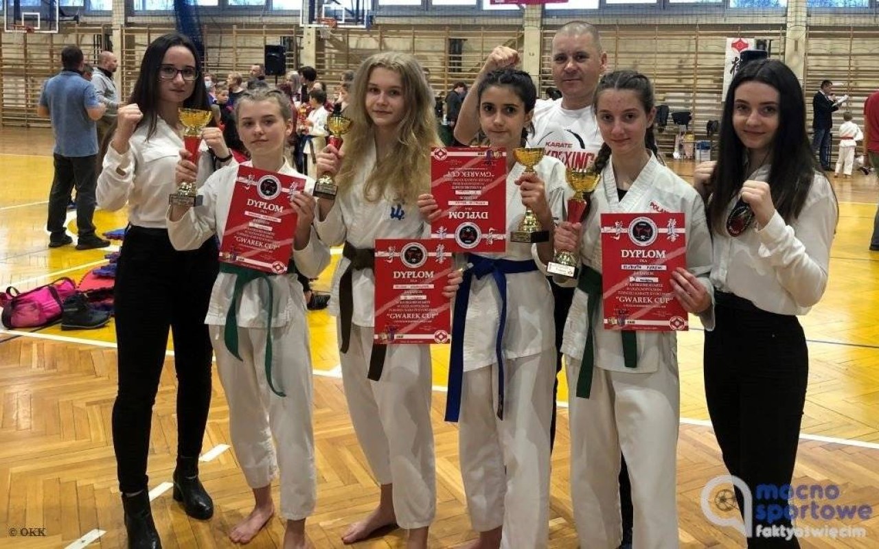 Cztery zawodniczki OKK z medalami