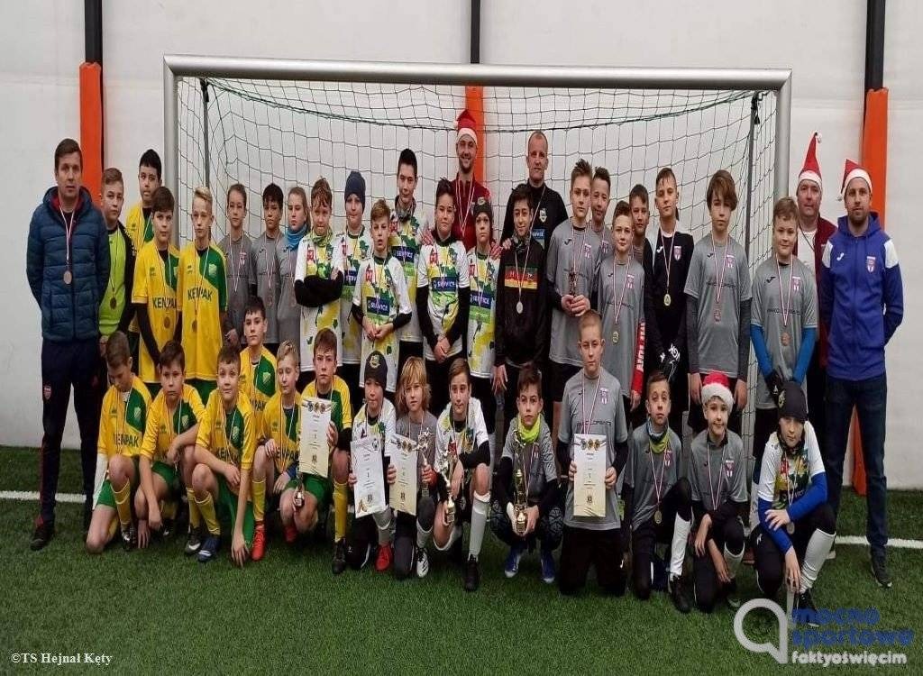 W Kętach piłkarski Mikołaj przyszedł też młodzików