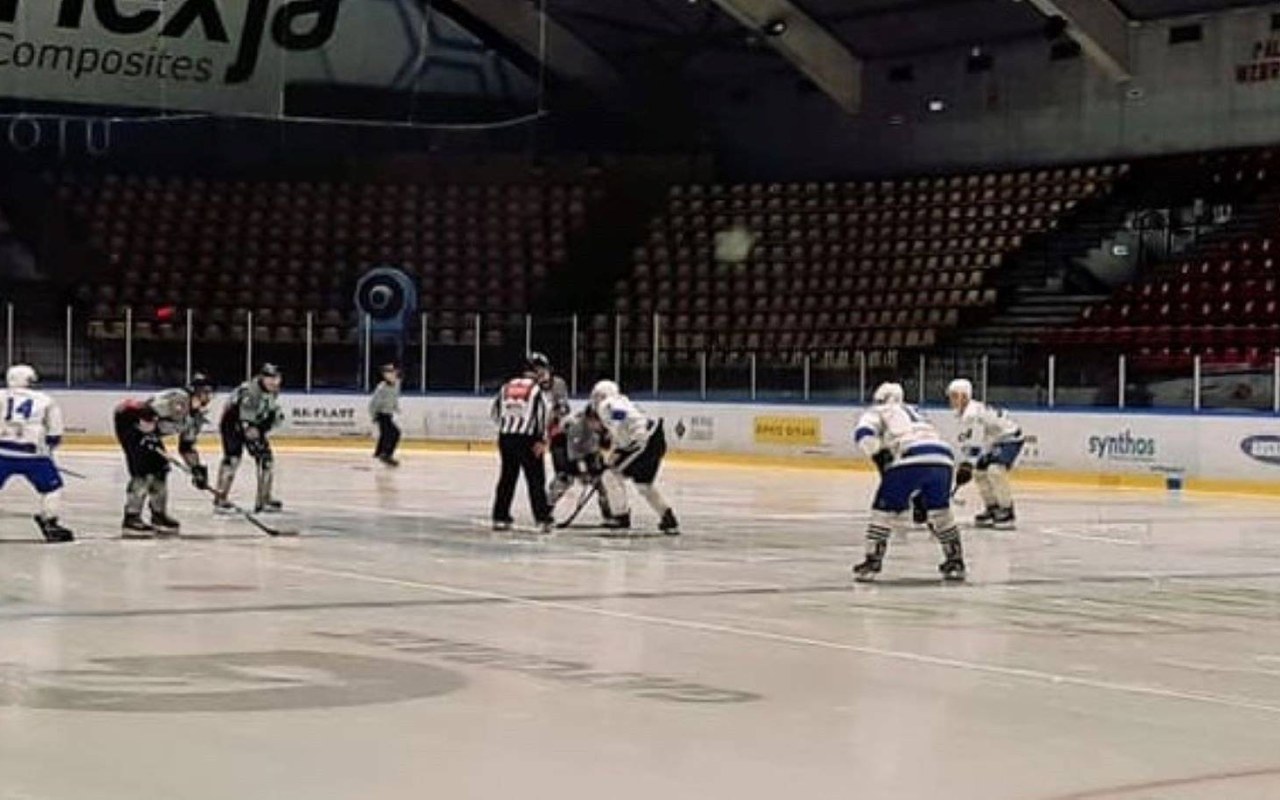 AKH Unia wygrała kolejny mecz