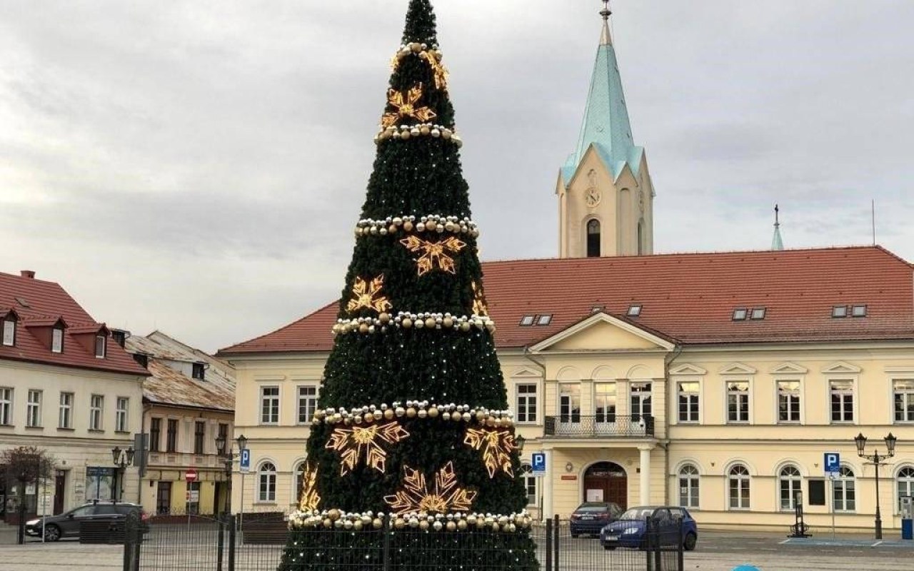 Tauron podniósł ceny, miasto ograniczyło liczbę ozdób