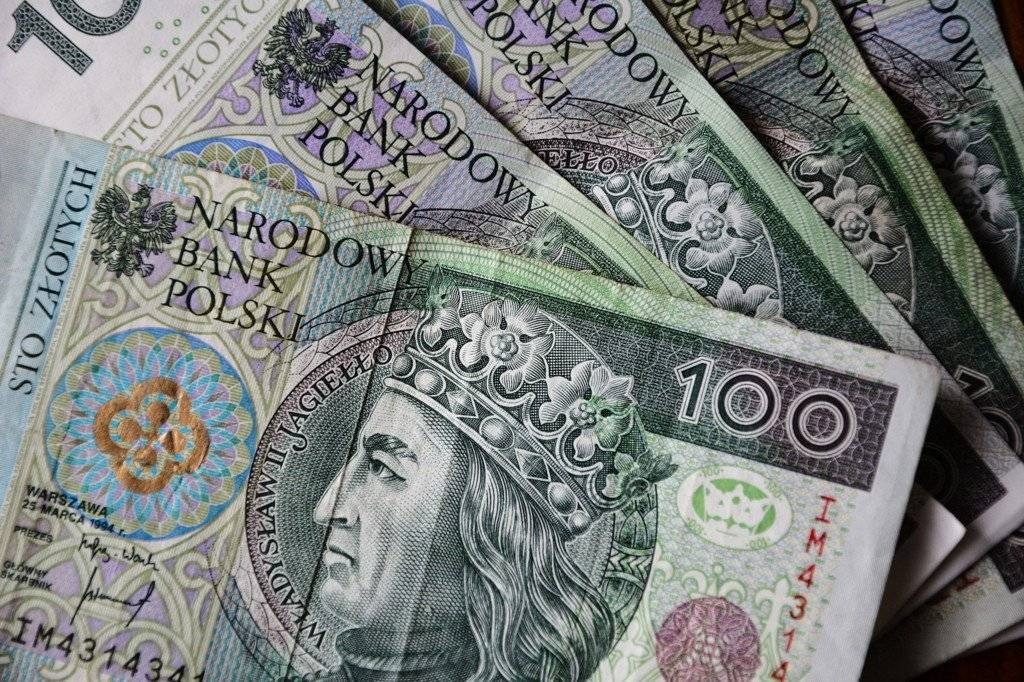 Od dziś można wnioskować o zwolnienie z opłacania składek i dodatkowe postojowe