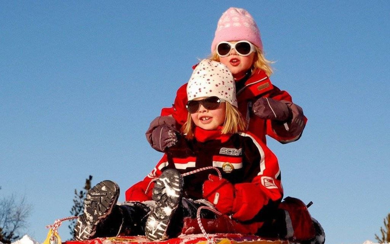 Niedzielski: dzieci będą mogły przebywać na świeżym powietrzu w godz. 8-16