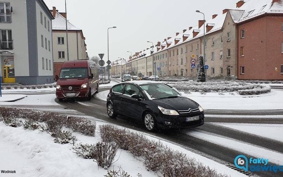 Uwaga, ślisko! Noga z gazu – FOTO