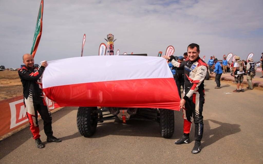 Energylandia Rally Team w pierwszej dziesiątce na mecie rajdu Dakar – FILM, FOTO